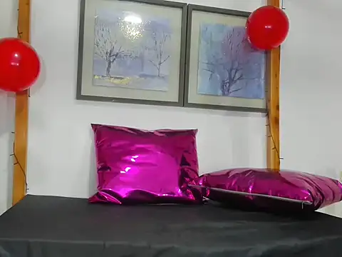 Xamira hot online show from February 20, 2026, 6:26 am