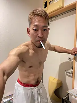 ryuaaaaa online show from April 28, 2026, 1:26 pm