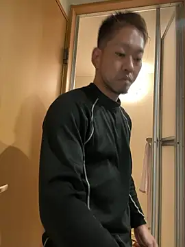 ryuaaaaa online show from April 30, 2026, 2:13 pm