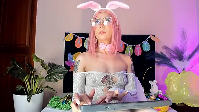 AnnaDenver online show from April 7, 2026, 12:34 am