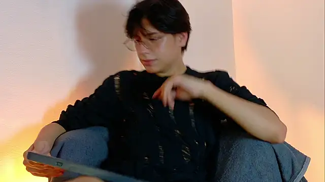 lui x dust online show from March 8, 2026, 3:10 am