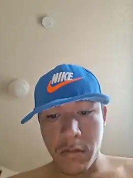 gueboloco2626 online show from February 23, 2026, 1:33 pm