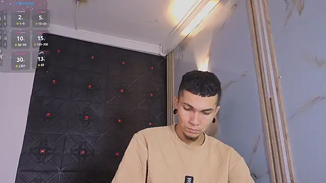 Logan and Reachel online show from April 20, 2026, 7:04 pm