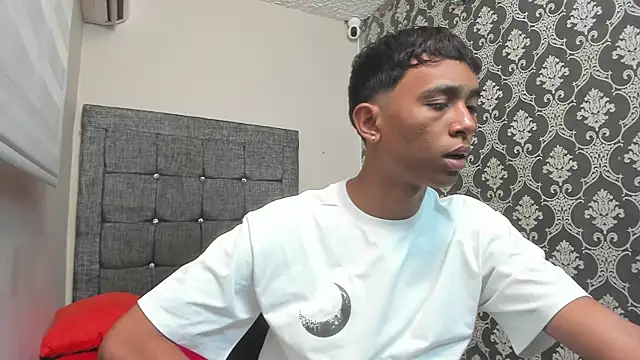 Little Twink19x online show from March 6, 2026, 7:31 pm