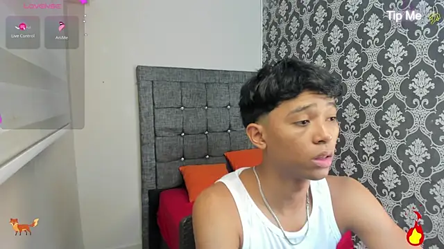 Snapshot of Little_Twink19x chatting on July 8, 2026, 7:58 pm Little Twink19x online show from July 8, 2026, 7:58 pm