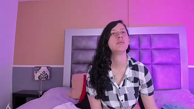 LunaDamasco online show from March 26, 2026, 7:12 pm