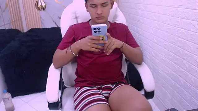 velvet o online show from February 28, 2026, 4:23 am