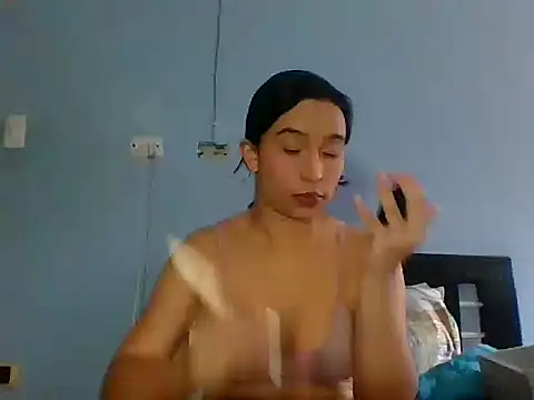 Snapshot of scarlettscottx_ chatting on April 21, 2026, 2:56 pm scarlettscottx online show from April 21, 2026, 2:56 pm