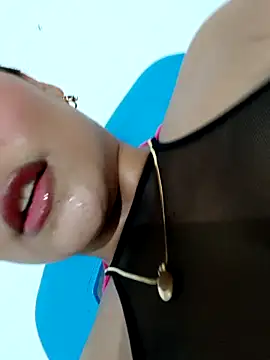 Andrea-hoot online show from March 3, 2026, 4:52 am