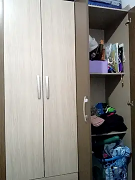 sara cute so online show from April 13, 2026, 4:27 am