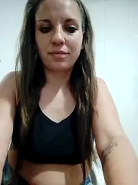 Snapshot of CamiliLuna chatting on March 26, 2026, 4:00 am CamiliLuna online show from March 26, 2026, 4:00 am