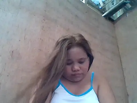 Snapshot of sweetlyn31 chatting on June 5, 2026, 3:00 am sweetlyn31 online show from June 5, 2026, 3:00 am