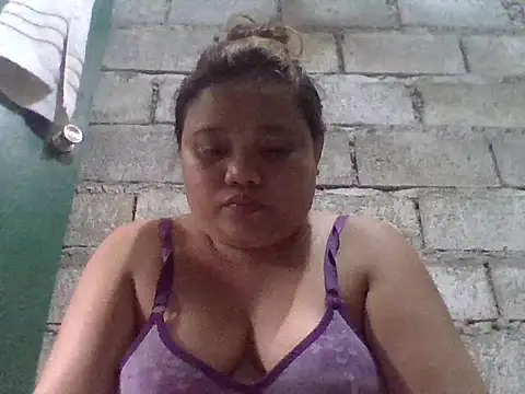 Snapshot of sweetlyn31 chatting on July 21, 2026, 4:25 am sweetlyn31 online show from July 21, 2026, 4:25 am