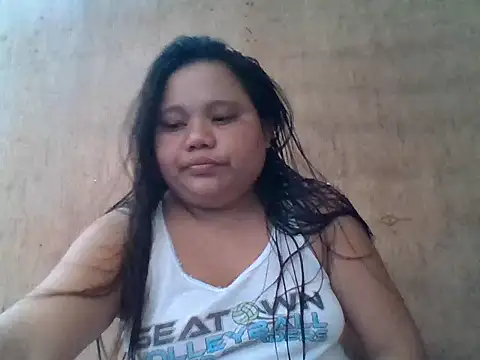 Snapshot of sweetlyn31 chatting on May 3, 2026, 4:17 am sweetlyn31 online show from May 3, 2026, 4:17 am