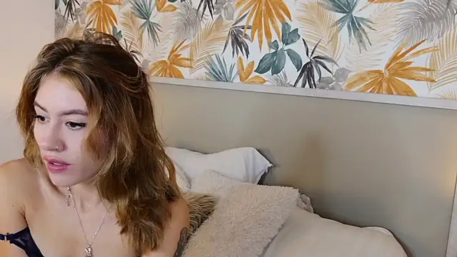 SuzannaMurr online show from March 5, 2026, 8:44 am