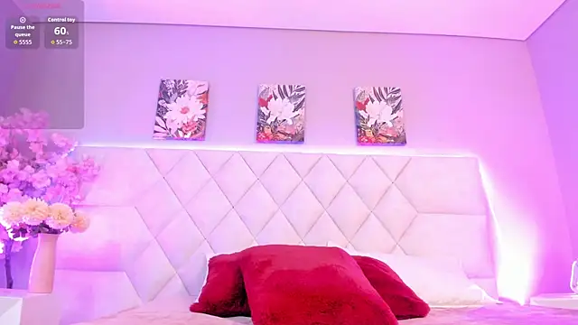 Bianca Monroe  online show from June 2, 2026, 8:20 pm