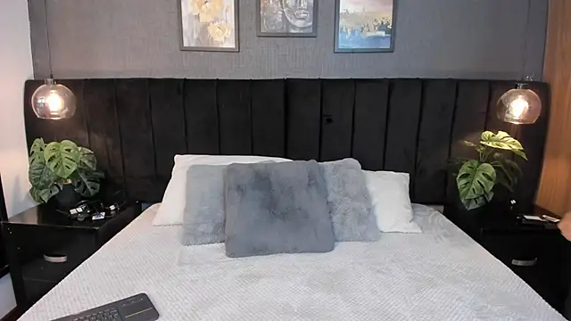 Bianca Monroe  online show from July 7, 2026, 8:23 pm