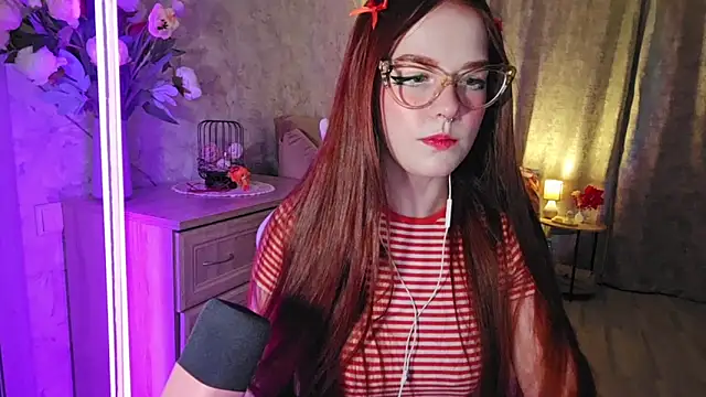 EllaHughess online show from March 8, 2026, 10:24 pm