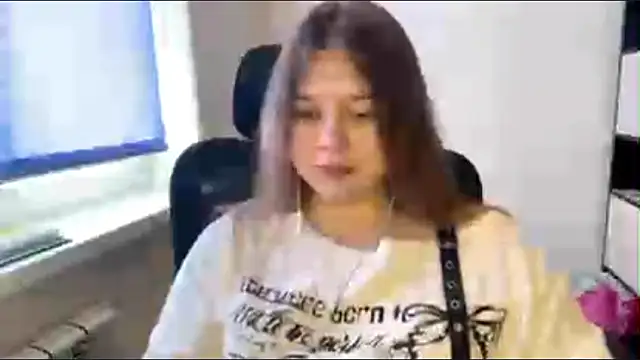 TomikoPfau online show from March 17, 2026, 7:55 am