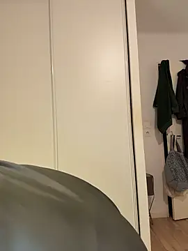  MillaCruz online show from March 19, 2026, 8:42 pm