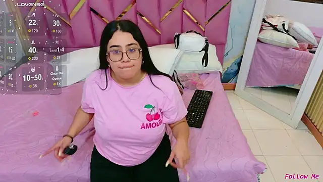 curvybuffgirllll online show from July 19, 2026, 7:21 pm