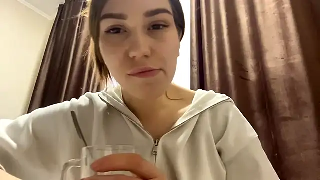 HypnoticEyeys online show from March 4, 2026, 10:34 am