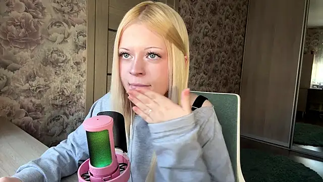 JeneeBIanks online show from March 22, 2026, 12:07 pm