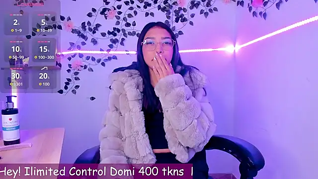 jaulyn 18 online show from April 22, 2026, 2:13 pm