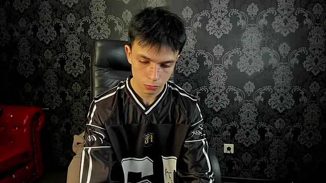 ClarkBev online show from April 21, 2026, 7:42 pm