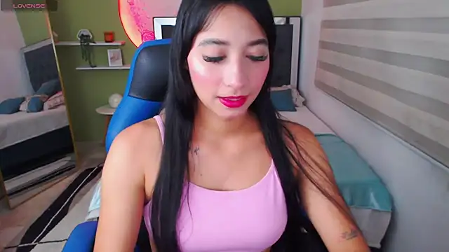 Snapshot of ivvoncute chatting on May 13, 2026, 1:45 am ivvoncute online show from May 13, 2026, 1:45 am