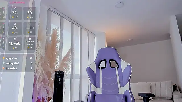 sofiawiliams online show from April 18, 2026, 7:58 pm