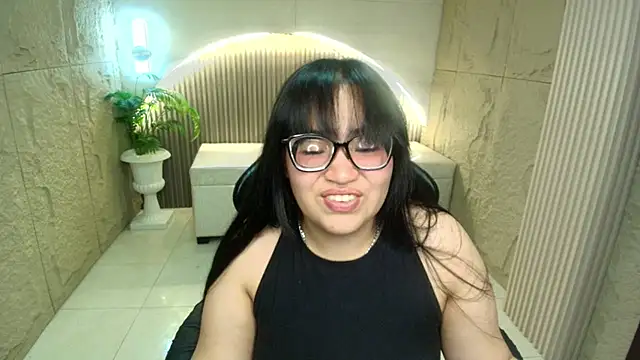 Snapshot of bunny_mich_r chatting on March 4, 2026, 7:54 pm bunny mich r online show from March 4, 2026, 7:54 pm