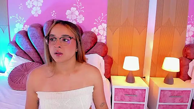 Sara colyn online show from March 4, 2026, 9:00 pm