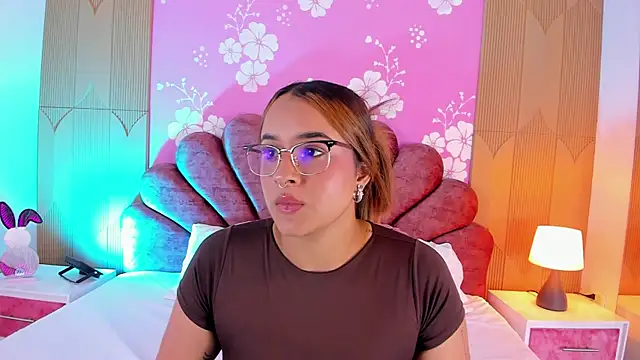 Sara colyn online show from February 26, 2026, 9:04 pm