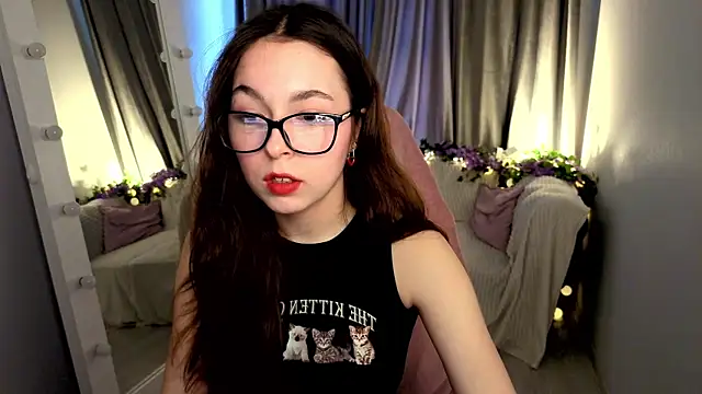 BellaThery online show from April 8, 2026, 5:09 am