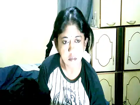 Snapshot of IndianPleasures21 chatting on June 6, 2026, 1:22 am IndianPleasures21 online show from June 6, 2026, 1:22 am