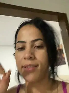Snapshot of Issis2000 chatting on July 18, 2026, 1:03 am Issis2000 online show from July 18, 2026, 1:03 am