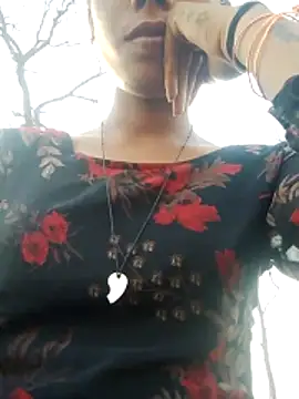 wifedesi7050 online show from April 9, 2026, 11:49 am