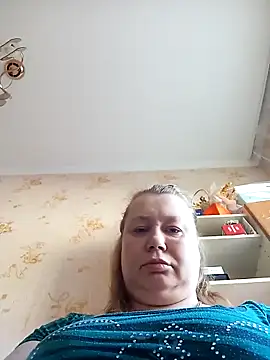 KiraStanton online show from April 19, 2026, 5:41 am