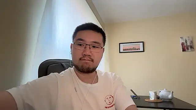 jasonryu2025 online show from April 18, 2026, 9:11 am