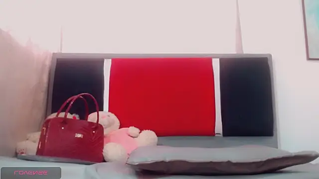 Abby White   online show from April 18, 2026, 7:18 pm