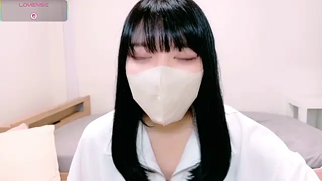 natsuka-chan online show from April 5, 2026, 5:47 am