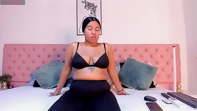 ZeynepYilmaz online show from March 23, 2026, 3:39 am