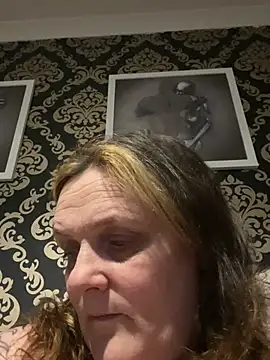 Snapshot of Busty-GilfQuinn chatting on February 22, 2026, 10:44 pm Busty-GilfQuinn online show from February 22, 2026, 10:44 pm