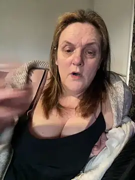 Snapshot of Busty-GilfQuinn chatting on February 26, 2026, 9:53 am Busty-GilfQuinn online show from February 26, 2026, 9:53 am