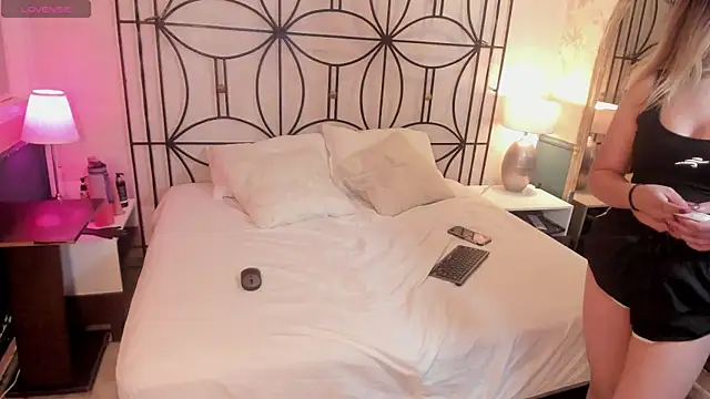 Baby foxx online show from April 22, 2026, 11:06 am