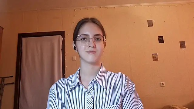 Katelemon online show from July 21, 2026, 10:27 am