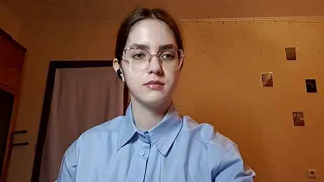 Katelemon online show from April 20, 2026, 1:35 pm