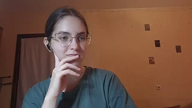 Katelemon online show from July 14, 2026, 1:50 pm