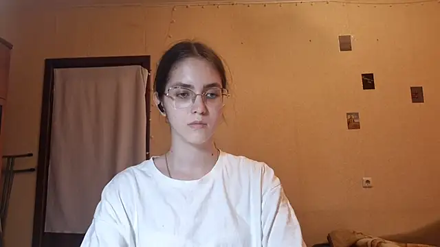 Katelemon online show from July 15, 2026, 2:57 pm